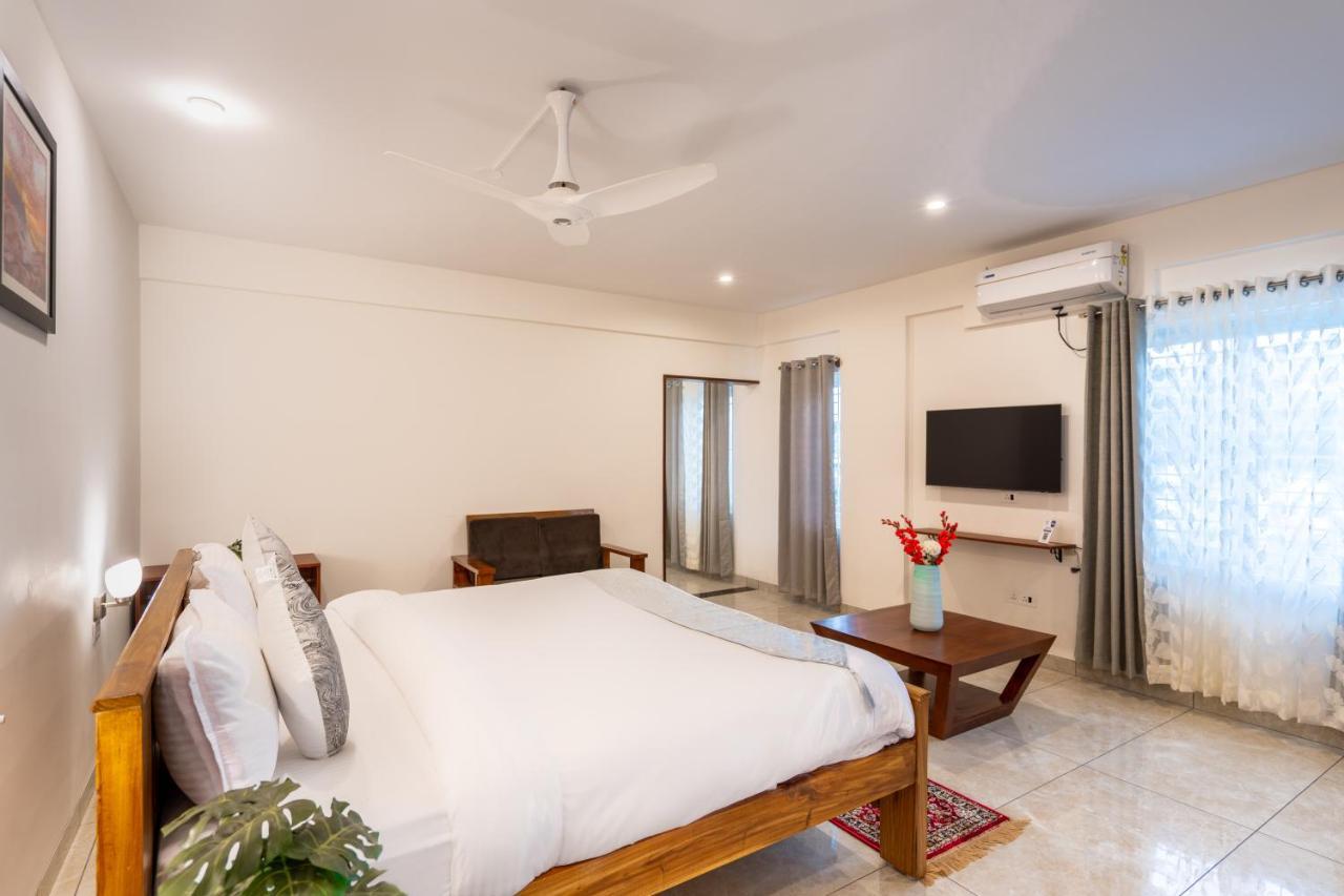 The Silver Chimes Suites Bangalore Exterior photo